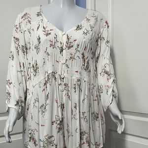 TORRID CRINKLED GAUZE BUTTON FRONT TOP SZ 5X NEW NO TAG